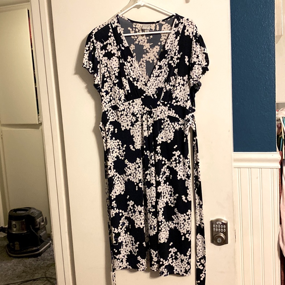 Ladies work dress with v neck line navy blue and whit floral
